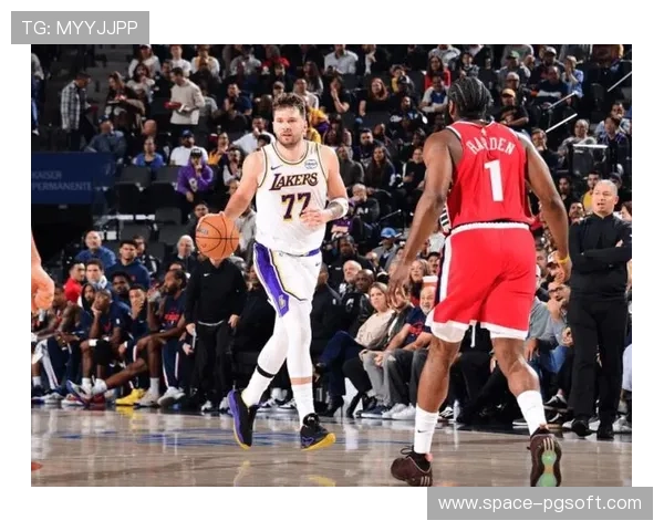 快船拒湖人26分逆转，小卡复出科林斯命中关键三分